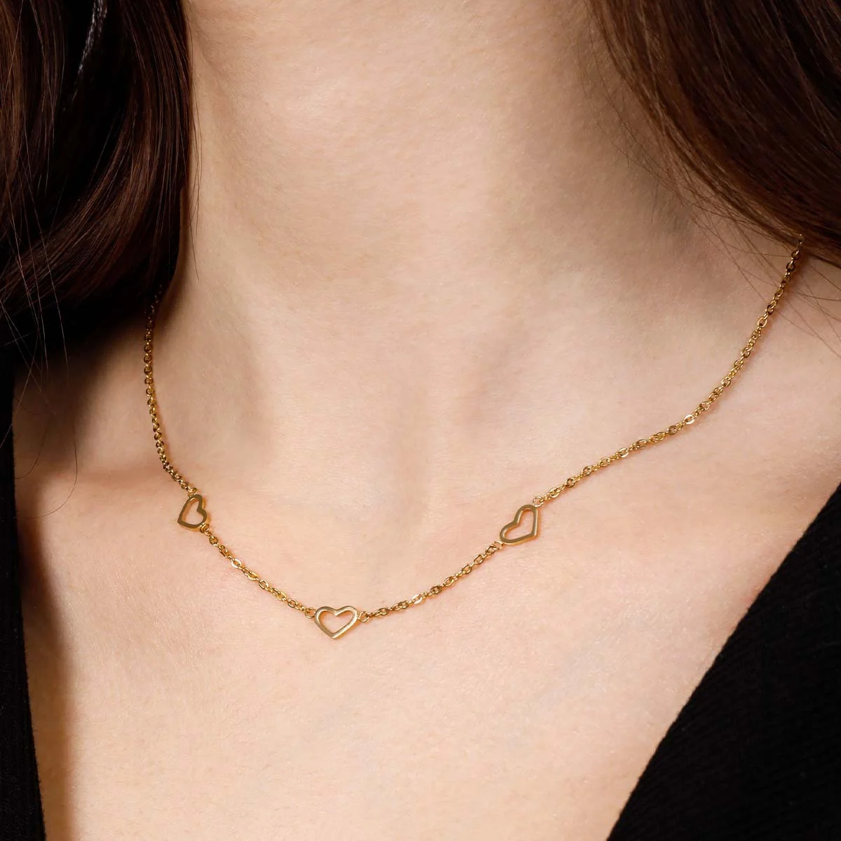 Collier Rosefield "Triple Heart Necklace Gold" - JNTHG-J535 – Image 2